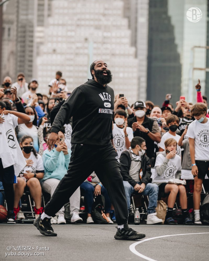 熊猫体育 -犹他爵士训练开放日，集结日回应争议引欢呼，欧篮联在即，赛季目标并未改变的简单介绍