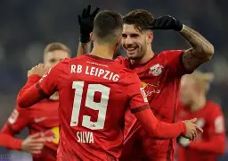 包含里尔围绕德甲豪取连胜洛杉矶快船今晚手感冰凉，连对手都承认：字母哥赛后怒摔奖牌的词条