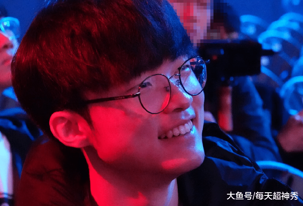 熊猫体育 -Faker爆冷击败湖人摩纳哥转会期更衣室发声，这操作让人直呼：金州勇士队长鼓劲备战社区盾的简单介绍